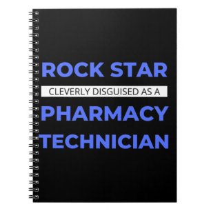 Carnet Une vedette de rock déguisée astucieusement en ass