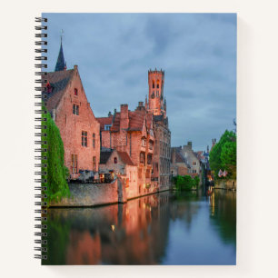 Carnet Vieille ville et beffroi la nuit à Bruges