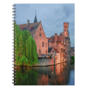 Carnet Vieille ville et beffroi la nuit à Bruges