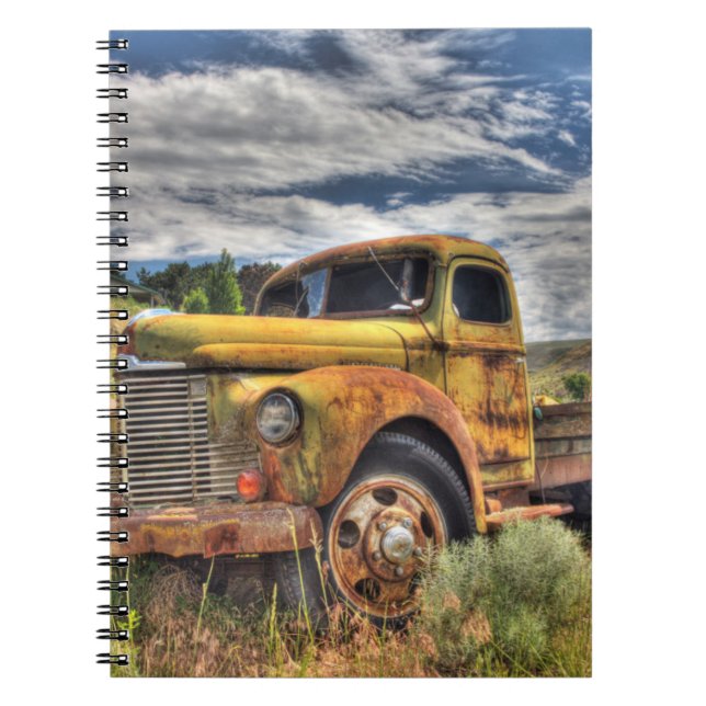 Carnet Vieux camion abandonné dans un champ (Devant)