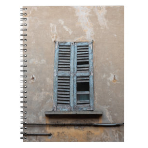 Carnet Vieux fenêtre en bois ruiné de vieille maison anti