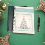 Carnet vintage Joyeux Noël personnalisé<br><div class="desc">Ajoutez une touche de nostalgie personnalisée à votre saison de vacances avec notre Carnet personnalisé Vintage Pale Joyeux Noël. Ce charmant carnet présente un design intemporel avec des éléments personnalisables, vous permettant de créer un souvenir unique qui capture l'esprit de joie du yuletide. Qu'il s'agisse d'un décor festif, d'un enregistrement...</div>