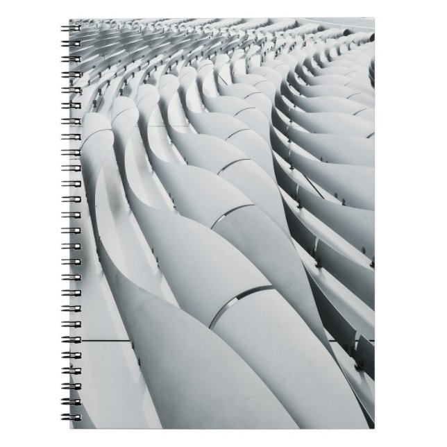 Carnet White and gray building structure (Devant)