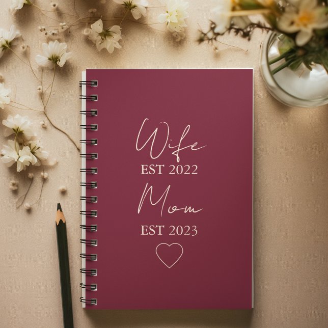 Carnet Wife & Mom Est. – Minimalist Valentine Gift (Créateur téléchargé)