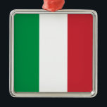 Carré Argenté Drapeau italien (Italie) Ornement en céramique<br><div class="desc">Ce dessin présente le drapeau de l'Italie, officiellement la République italienne (en italien, "Repubblica Italiana"), qui est un pays composé d'une péninsule délimitée par les Alpes et entourée de plusieurs îles. L'Italie est située dans le centre-sud de l'Europe, et elle est également considérée comme faisant partie de l'Europe occidentale. Aujourd'hui,...</div>