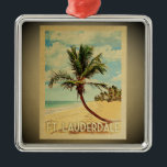 Carré Argenté Ft Lauderdale Vintage voyage Ornement Palm Tree<br><div class="desc">Un ornement de style vintage cool de Fort Lauderdale en Floride avec un palmier sur une plage de sable avec ciel bleu et océan.</div>