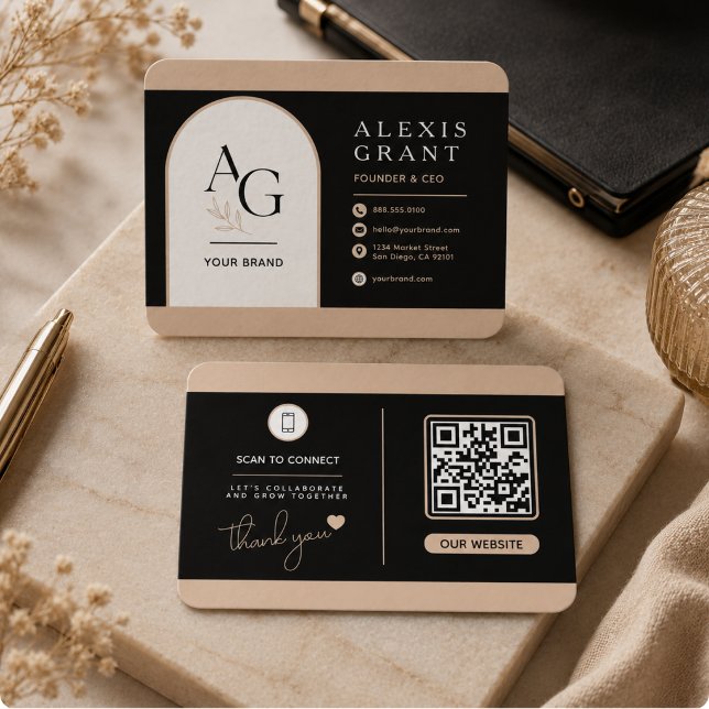 Carré Carte de visite de luxe avec QR code de branding n (Black Beige Luxury QR Branding Business Card)