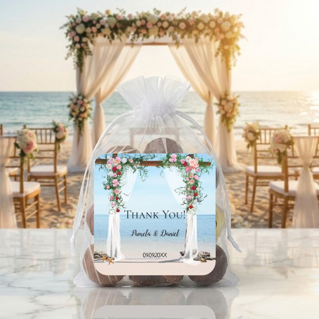 Carré Sticker Mariage Rose de plage (Wedding Thank you sticker with a festive arbor with roses at the beach.)