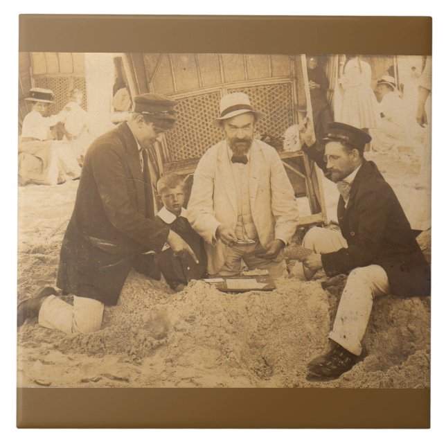 Carreau 1914 fun on the beach in Germany (Devant)