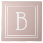 Carreau Agritourisme moderne Monogramme rose & blanc initi<br><div class="desc">Monogramme personnalisé moderne & élégant ajouté à la décoration chic simple style maison de ferme carrelage décoratif en rose et blanc doux. Super idée cadeau ! Customisez facilement avec l'outil de design pour en faire votre propre ! Contactez-moi à l'adresse beachpausedesigns@gmail.com si vous avez besoin d'aide ou si vous avez...</div>