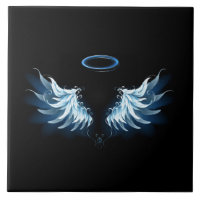 Ailes d'angle brillant bleu sur arrière - plan noi