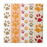 Carreau Amoureux de les chiens Empreintes de pattes<br><div class="desc">Concevoir avec un mignon motif de empreintes de pattes de chien en orange et jaune et couleurs chaudes. On dirait qu'un chien a franchi le pas ! Pour tous les amoureux de les chiens.</div>
