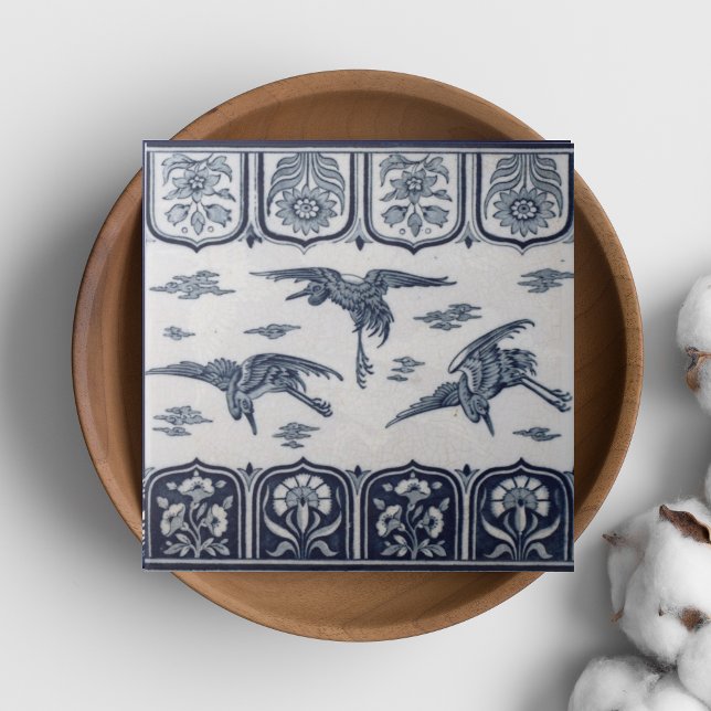 Carreau anglais vintage Minton bleu et blanc repro (birds tiles are repro of classic minton tiles with flying cranes in blue and whote)