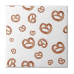 Carreau Aquarelle douce salée Pretzel Motif sans couture<br><div class="desc">Un joli motif de bretzel doux salé. Un design parfait pour la décoration maison,  la décoration de fête et les cadeaux personnalisés. Cette illustration bretzel est idéale pour tous ceux qui aiment les bretzels,  les collations et la cuisson.</div>