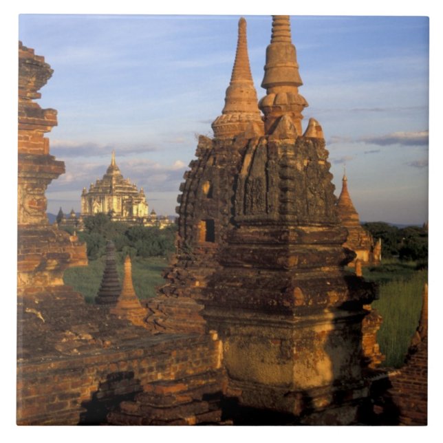 Carreau Asie, Myanmar, Bagan. Temples antiques et (Devant)