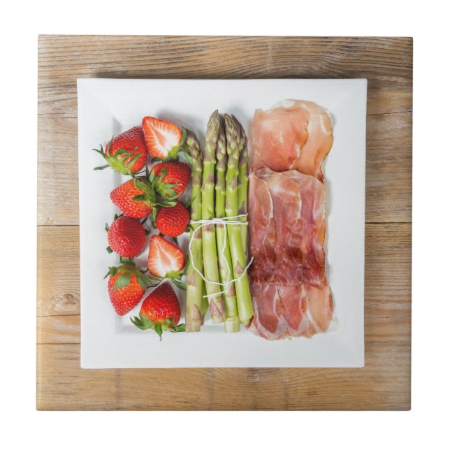 Carreau Asperges vertes au jambon et fraises (Devant)