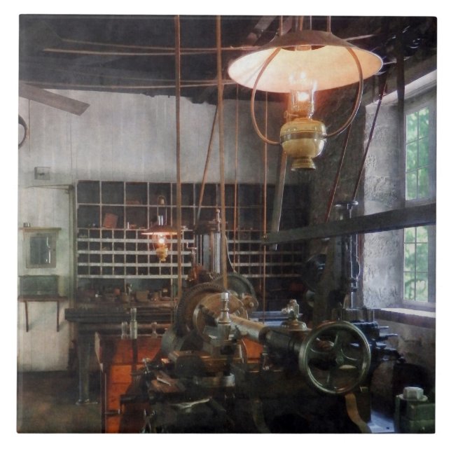 Carreau Atelier mécanique avec lanterne (Devant)