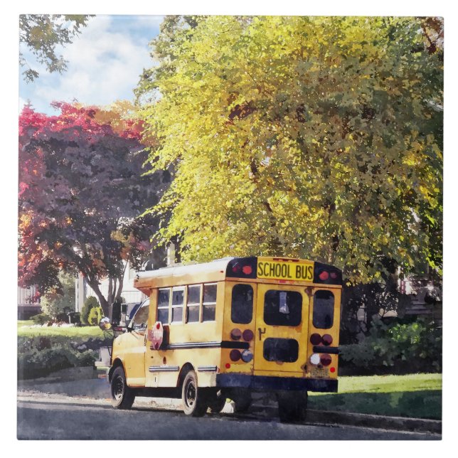 Carreau Autobus Scolaire Parqué En Automne (Devant)
