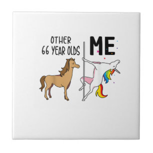 Carreau Autres cadeaux de licorne 66 ans et moi pour