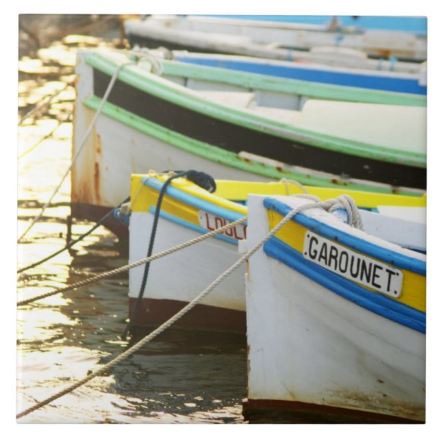 Carreau Bateaux de pêche provençaux typiques peints en (Devant)