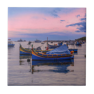 Carreau Bateaux maltais traditionnels à Marsaxlokk
