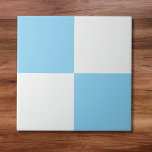Carreau Bébé moderne Bleu Blanc À damiers Carrelage en cér<br><div class="desc">Ce carrelage en céramique minimaliste dispose d'un motif moderne à damiers en bleu et blanc bébé.</div>