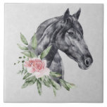 Carreau Belle tête de cheval noir Portrait d'aquarelle<br><div class="desc">Carrelage en céramique avec une belle illustration d'une tête de cheval noire avec un bouquet floral fantaisie au cou. Peinture animale élégante et classe. Arrière - plan tacheté gris.</div>