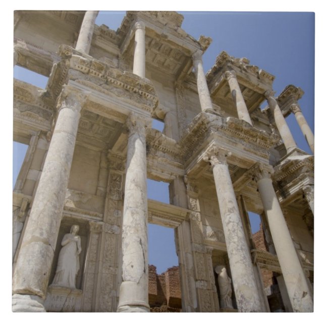Carreau Bibliothèque de Celsus, construite en 114-117 aprè (Devant)
