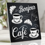 Carreau Bistro parisien Café Chalkboard<br><div class="desc">Découvrez le charme d'un café parisien avec ce carrelage d'inspiration tableau noir avec des tasses à café dessinées à la main, des croissants et une typographie de café vintage en noir et blanc. Le style artistique à la main libre et les détails un peu déprimés évoquent une ambiance bistrot cosy...</div>