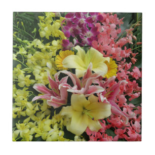 Carreau blanc + rose, vert + violet, fleur + fleurs, comme