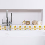 Carreau Bordure géométrique Jaune Art Déco Gold Mustard<br><div class="desc">Style art déco crêpe doré détails géométriques ornement bordure carreaux céramique décorative sur un arrière - plan blanc. Veuillez noter que l'or est une couleur plate jaune moutarde et n'est pas une couleur d'or réelle. Design original et unique,  parfait pour un intérieur moderne ou art déco vintage.</div>