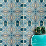 Carreau Calme Motif géométrique bleu doux et Indigo<br><div class="desc">Ce carrelage en céramique présente un motif kaléidoscopique complexe. Le design est symétrique, avec des formes abstraites qui rappellent les fleurs et les figures géométriques. Le carrelage est décoré d'une palette apaisante de différentes nuances de bleu, turquoise, crème et blanc, qui se marient harmonieusement pour créer un effet visuellement agréable....</div>