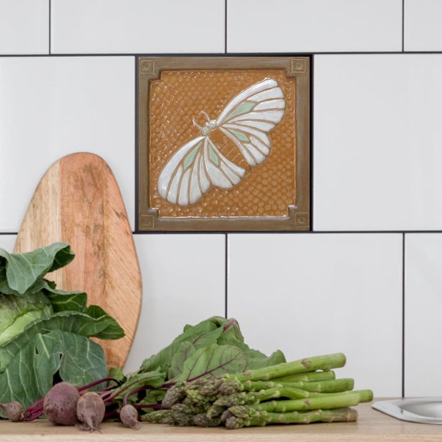 Carreau Carrelage céramique Moth, en blanc & Ocher (Moth tile shown with white tile.)