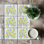 Carreau Carrelage de vignes de citron jaune et bleu<br><div class="desc">bleu et jaune, vignes citrons rafraîchissantes, lumineuses et colorées, simple, été, été, heureux, nourriture et boisson, agrumes, citrons Immergez votre espace dans l'allure rafraîchissante de la Méditerranée avec notre Carrelage de citrons jaune et bleu. Ce carrelage captivant présente un mélange harmonieux de teintes jaunes et bleues, qui rappelle le littoral...</div>