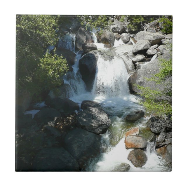 Carreau Cascade Falls dans le parc national de Yosemite (Devant)