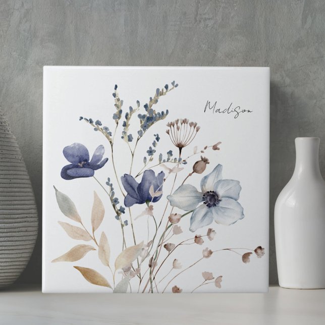 Carreau Chic Monogrammé Jolie Fleur Bleue Aquarelle (Close up)