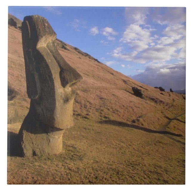 Carreau Chili, Île de Pâques. Colline avec Moai (Devant)
