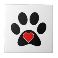 Coeur d'empreinte de patte de chien