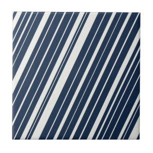 Carreau Cool Marine Bleu et Blanc Diagonal Stripes Motif