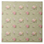 Carreau Cottage Chic Rose<br><div class="desc">Petites bouquets de roses pastel rose et jaune et sprays de fleurs sauvages sur un arrière - plan vert chasseur doux.</div>