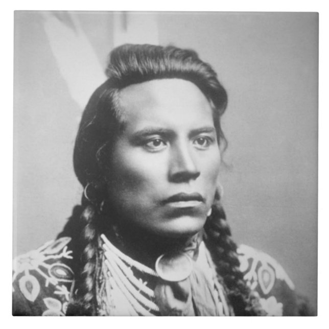 Carreau Curley, de la tribu de corneille, un des scouts de (Devant)