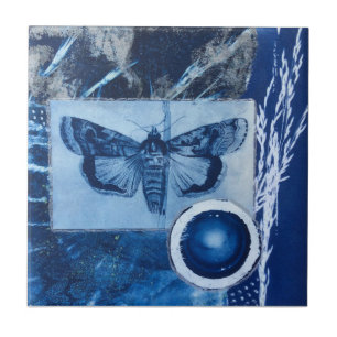 Carreau Cyanotype de papillon de nuit bleu et blanc vintag