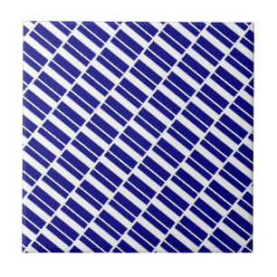 Carreau de céramique rayé bleu et blanc