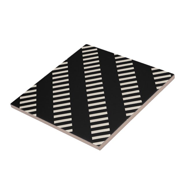 Carreau de céramique rayé noir et beige (Côté)