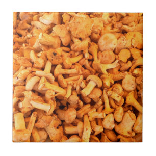 Carreau De délicieux champignons jaunes