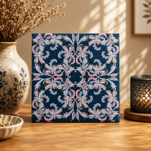 Carreau de filigrane floral orné en bleu de minuit