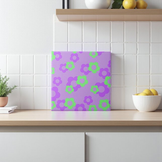Carreau Décor de printemps violet Gras Y2K Fleur sauvage (Purple Bold Y2K Wildflower Vibrant Spring Decor Ceramic Tile)