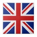 Carreau Drapeau britannique en céramique<br><div class="desc">Ce dessin est constitué du drapeau britannique astucieusement remodelé pour s'adapter à la surface du carrelage carré. Un objet décoratif et utile qui ferait un cadeau parfait pour ceux qui aiment se souvenir du Royaume-Uni.</div>