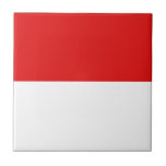 Carreau Drapeau de céramique Indonésie<br><div class="desc">Ce dessin est constitué du drapeau indonésien astucieusement remodelé pour s'adapter à la surface du carrelage carré. Un objet décoratif et utile qui ferait un cadeau parfait pour ceux qui aiment se souvenir de l'Indonésie.</div>