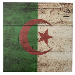 Carreau Drapeau de l'Algérie sur le vieux grain en bois